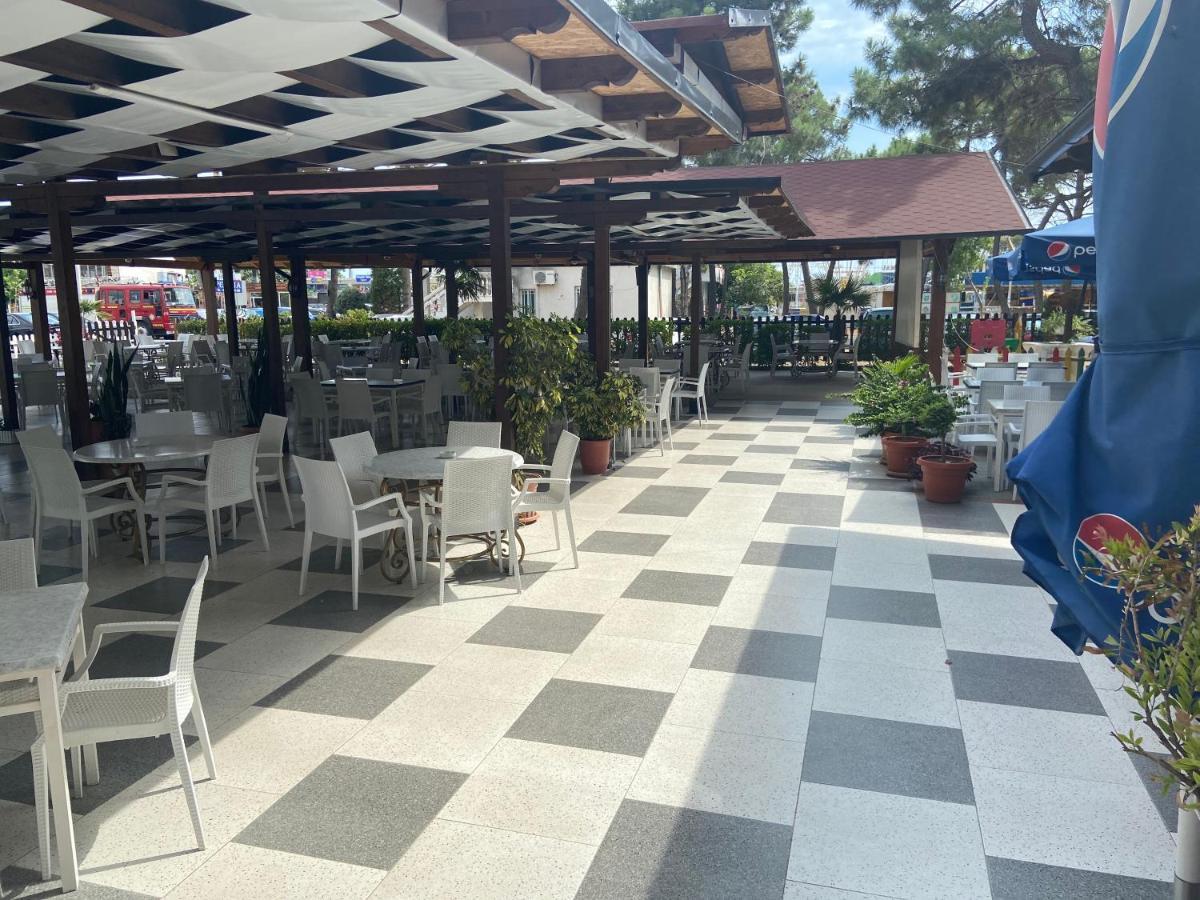 Center Park Hotel Velipoje Ngoại thất bức ảnh