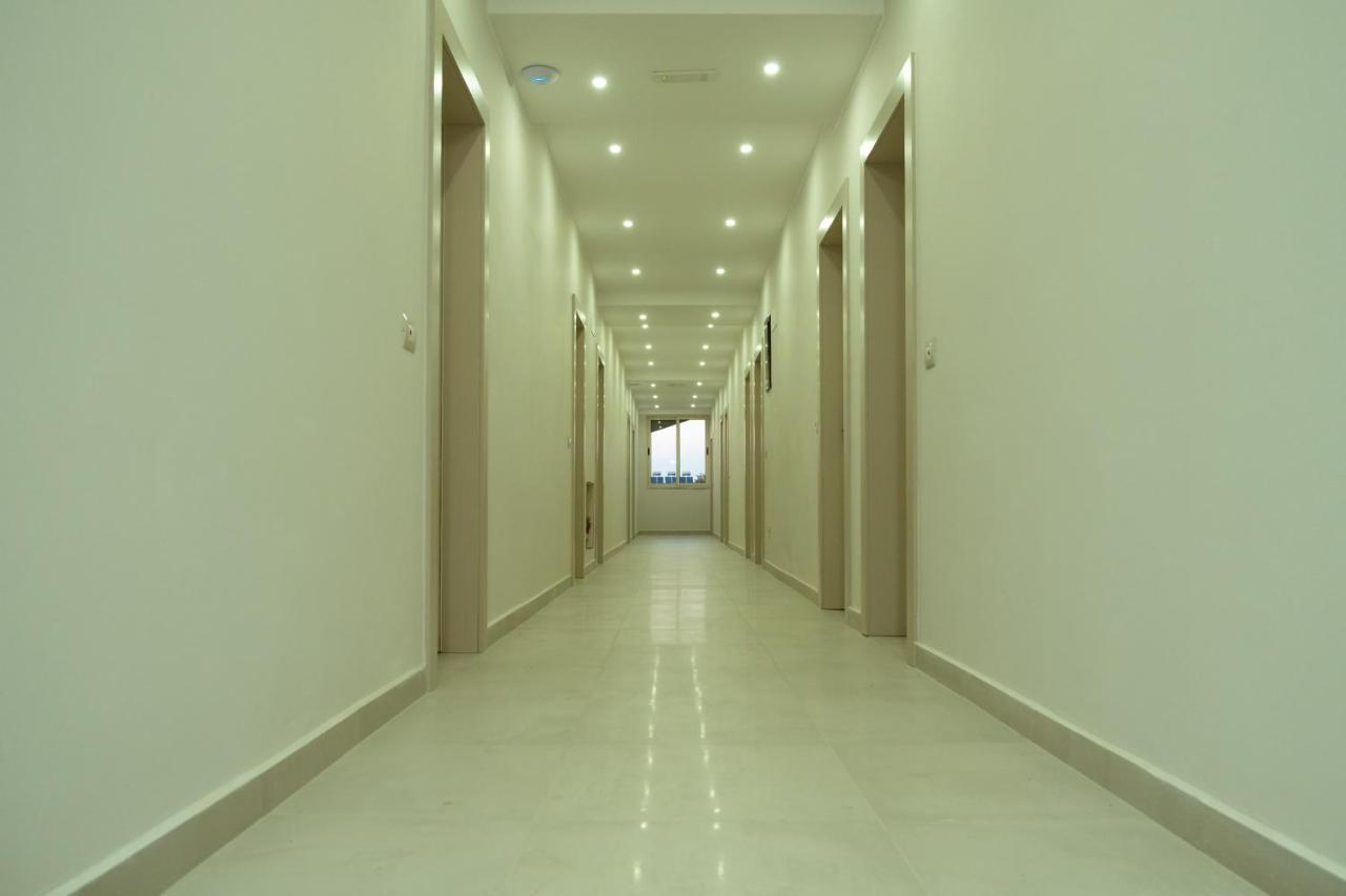 Center Park Hotel Velipoje Ngoại thất bức ảnh