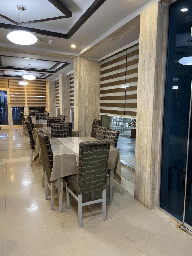 Center Park Hotel Velipoje Ngoại thất bức ảnh