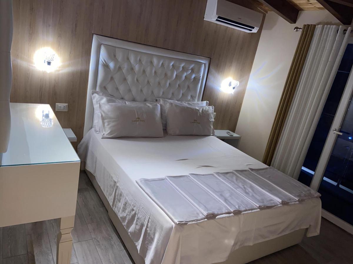 Center Park Hotel Velipoje Ngoại thất bức ảnh