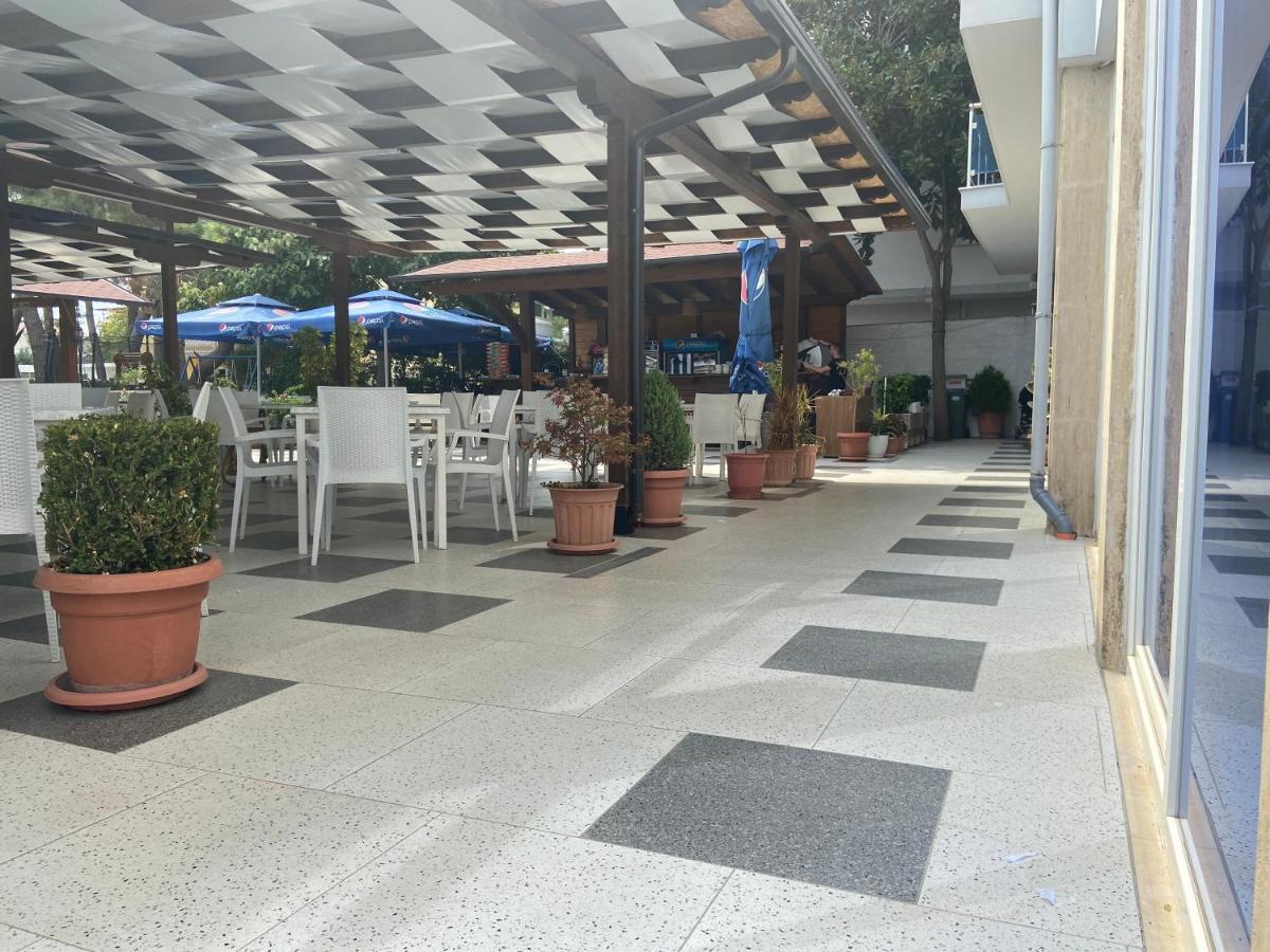 Center Park Hotel Velipoje Ngoại thất bức ảnh