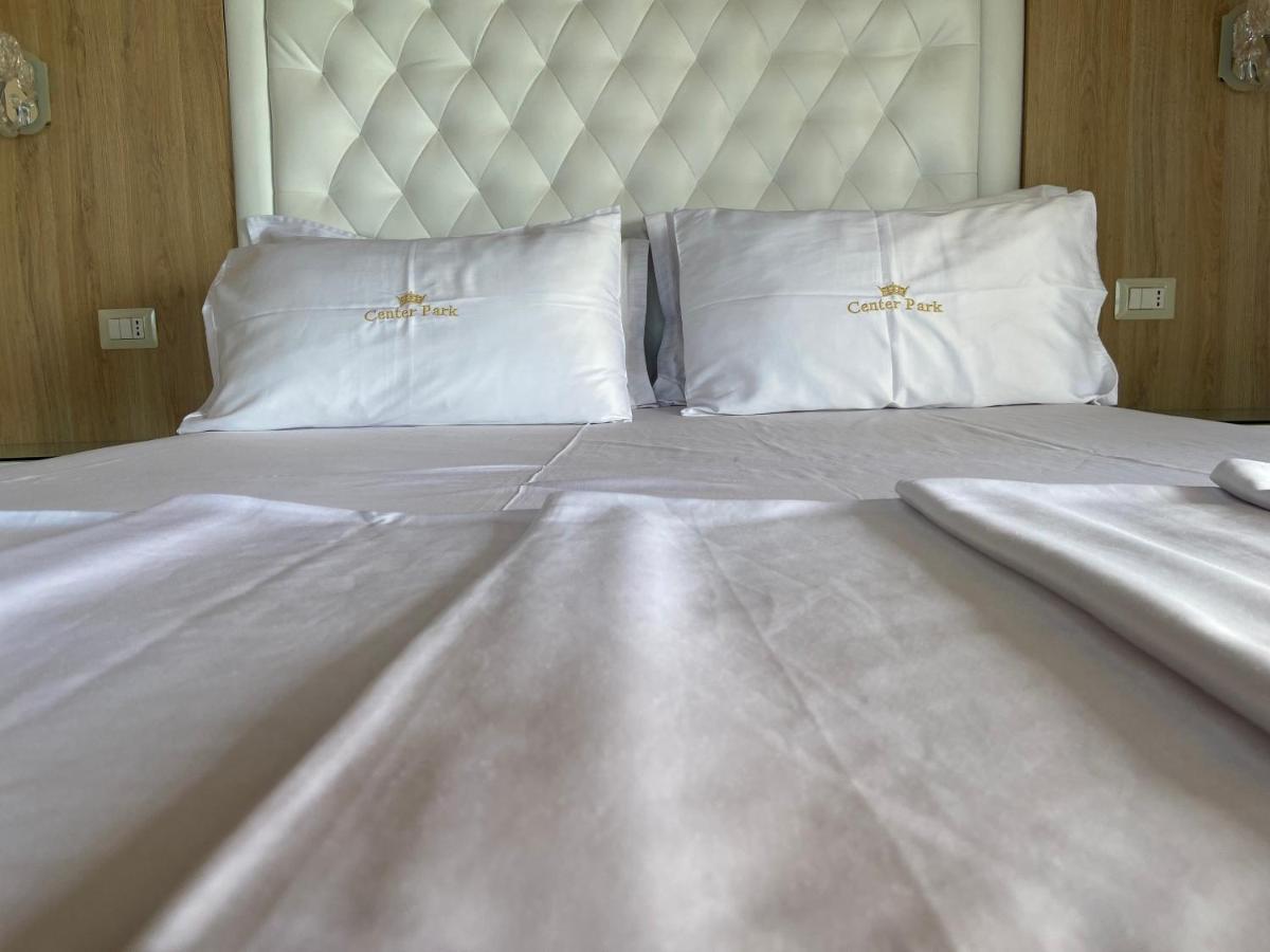 Center Park Hotel Velipoje Ngoại thất bức ảnh