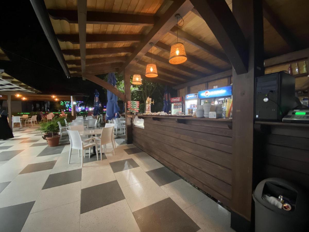 Center Park Hotel Velipoje Ngoại thất bức ảnh