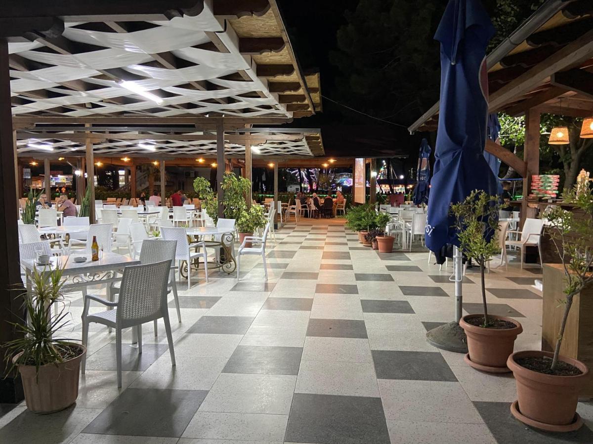 Center Park Hotel Velipoje Ngoại thất bức ảnh