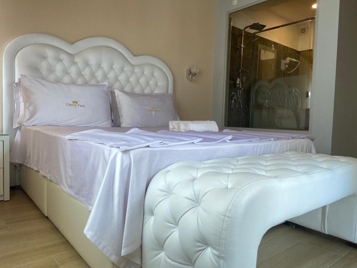 Center Park Hotel Velipoje Ngoại thất bức ảnh