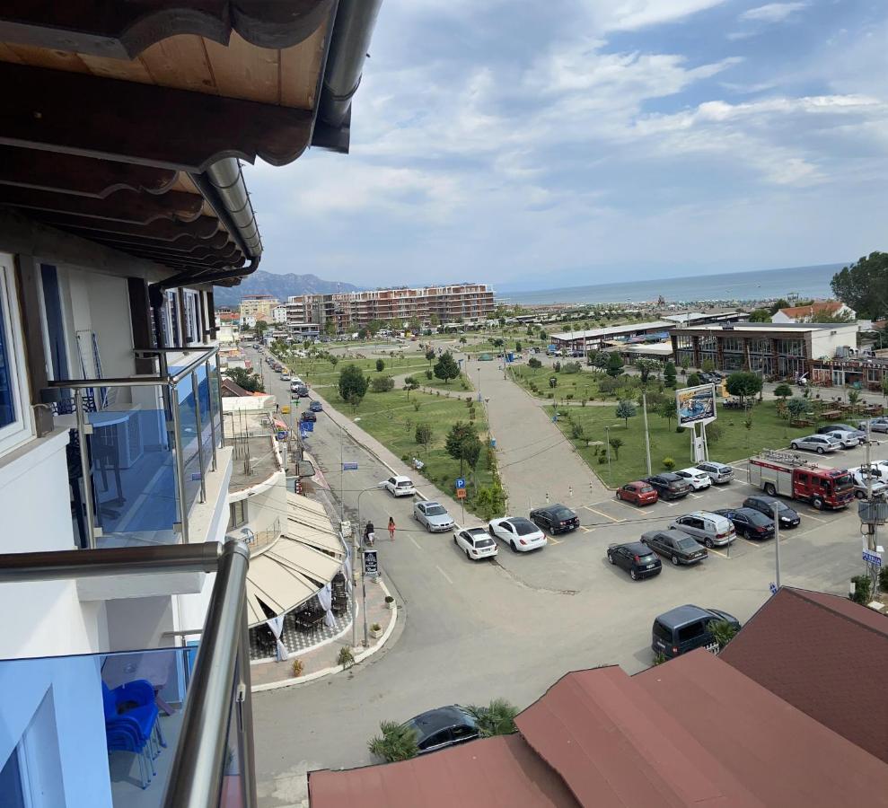 Center Park Hotel Velipoje Ngoại thất bức ảnh
